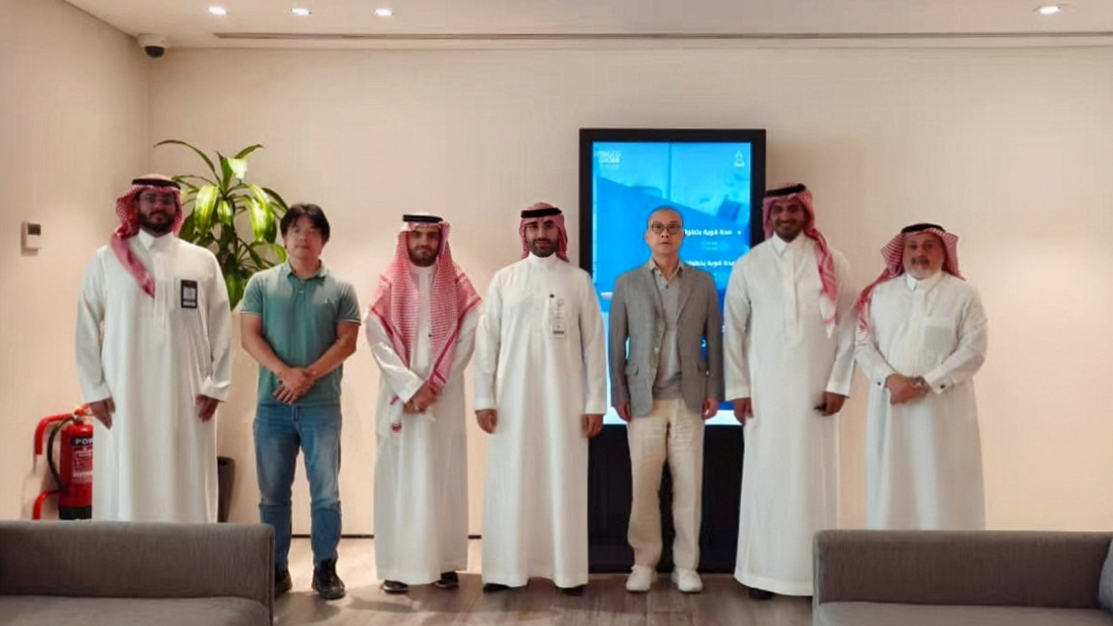 全筑中東代表與沙特工業(yè)與科技園區(qū)管理局MODON代表團合影.png